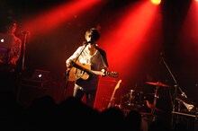 FOLKS「FOLKS "In Bloom" Tour 2015」東京・渋谷CLUB QUATTRO公演の様子。