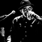 「やしろと又吉 ひとりの夜に」で向井秀徳がアラサーに贈る曲を生演奏