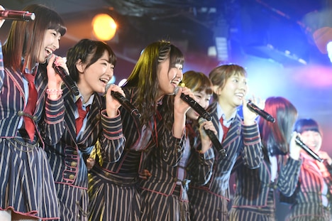 AKB48チームB「『パジャマドライブ』公演 生駒里奈を送る会&生誕祭」の様子。(c)AKS