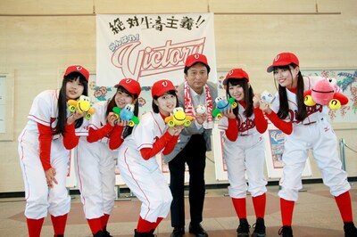 がんばれ！Victoryと山口祥義知事。