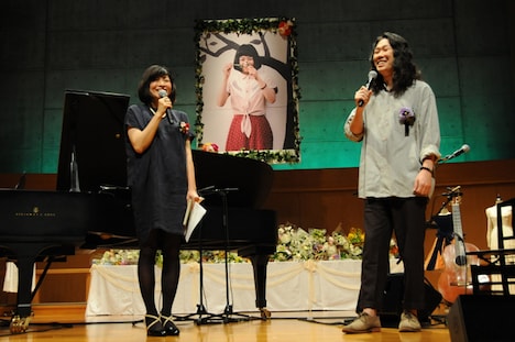 左からLucy+K・小山奈々子代表、市川和則（G）。