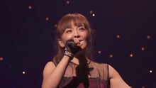 華原朋美「DREAM ～TOMOMI KAHARA CONCERT 2013～」のライブ映像のワンシーン。