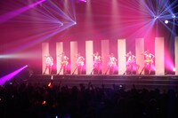 TPD DASH!!によるライブの様子。