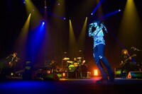 吉井和哉（撮影：有賀幹夫）