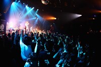 「NOISEMAKER "NEO TOUR 2015"」東京・clubasia公演の様子。（撮影：鈴木公平）