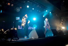 左からRINO LATINA II、SKY-HI。