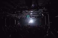 「LIVE DRESS CODE」の会場の様子。