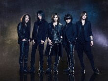 X JAPAN。左からPATA、HEATH、YOSHIKI、Toshl、SUGIZO。