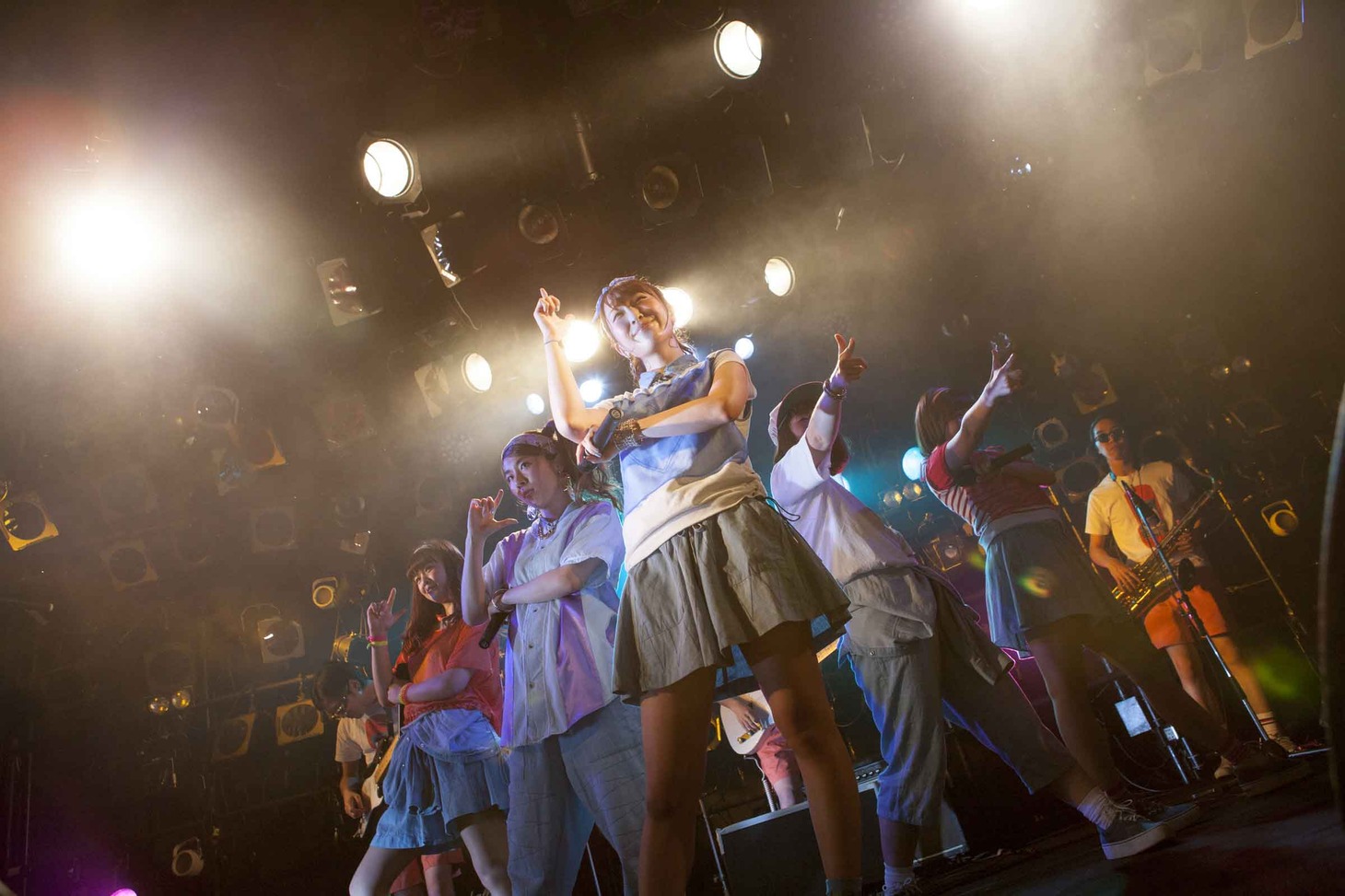 Especia「Especia CLUB QUATTRO Tour "Brisa de Primavera"」東京・渋谷CLUB QUATTRO公演の様子。