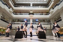 アイドルカレッジによるリリースイベントの様子。