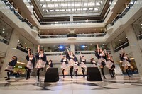 アイドルカレッジによるリリースイベントの様子。