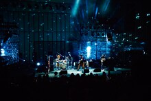 クリープハイプ「『一つじゃつまらないから、せめて二つくらいやろう』総集編 ～東京の中心で○○○を叫ぶ～」の様子。（撮影：神藤剛）