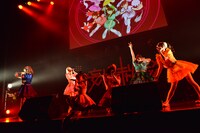 「妄想キャリブレーション LIVE2015春 妄想ファンタジア in 赤坂BLITZ」の様子。