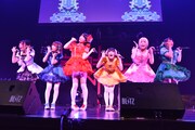 「妄想キャリブレーション LIVE2015春 妄想ファンタジア in 赤坂BLITZ」の様子。