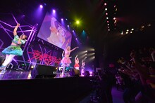 「妄想キャリブレーション LIVE2015春 妄想ファンタジア in 赤坂BLITZ」の様子。