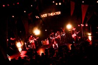 GLIM SPANKY「『褒めろよ』リリースツアーファイナルワンマン“Velvet Theater in 東京キネマ倶楽部”」の様子。（撮影：大畑陽子）