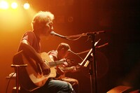 グリーンハイツ（清水泰次、松原浩三）（写真提供：テイチクエンタテインメント）