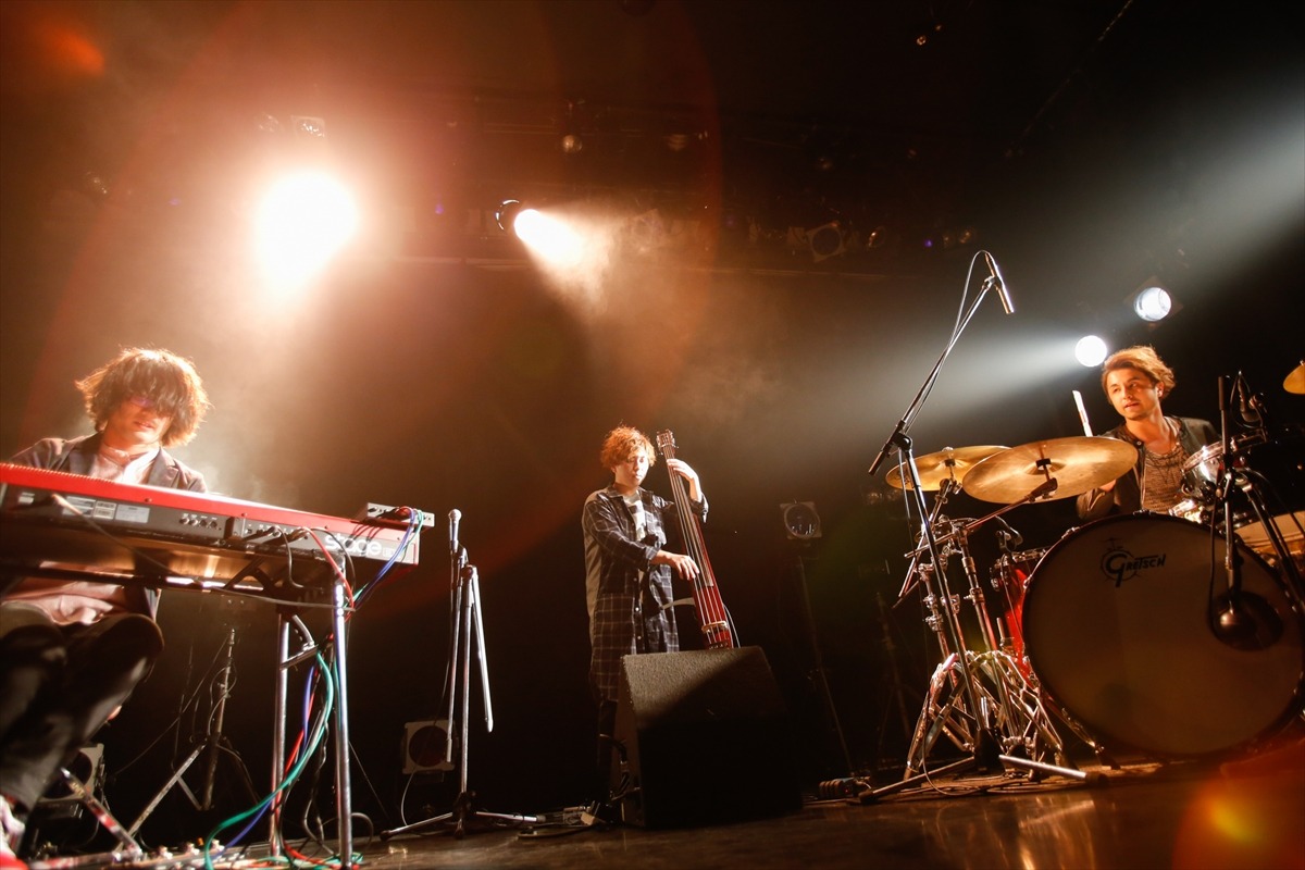 「fox capture plan UNDERGROUND tour」UNIT公演の様子。 （撮影：関口佳代）