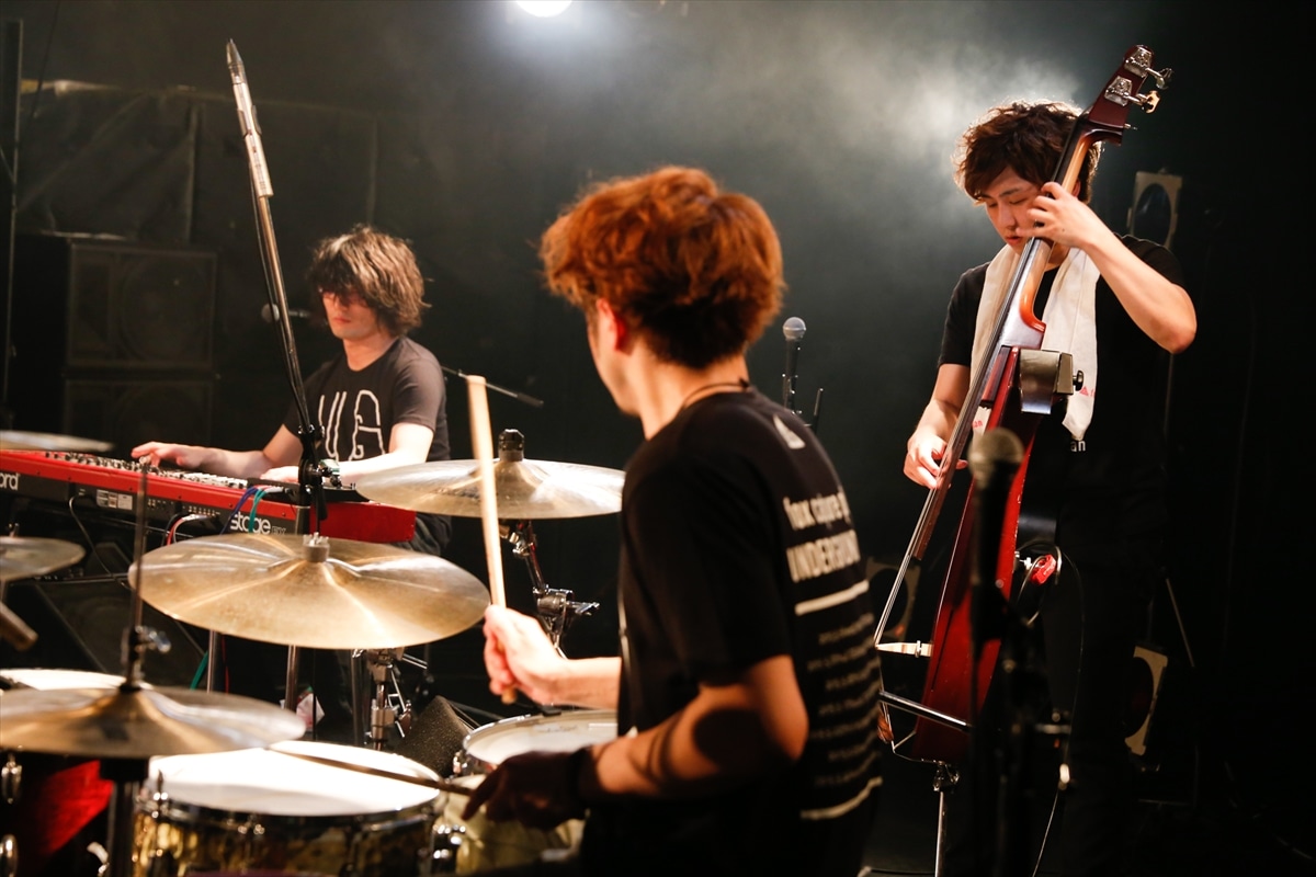 「fox capture plan UNDERGROUND tour」UNIT公演の様子。 （撮影：関口佳代）