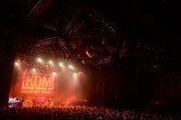 KNOCK OUT MONKEY「TOUR 2015 "Mr. Foundation" -Final-」新木場STUDIO COAST公演の様子。（Photo by TEPPEI）