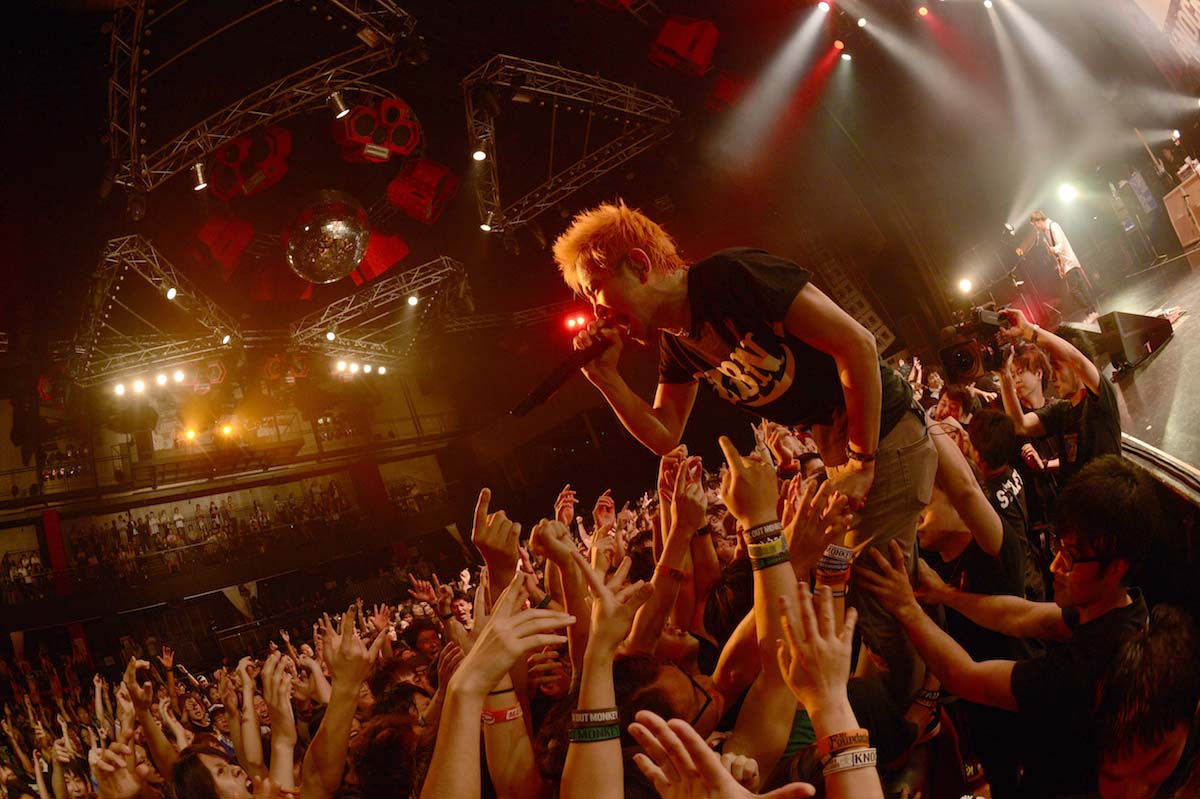 KNOCK OUT MONKEY「TOUR 2015 "Mr. Foundation" -Final-」新木場STUDIO COAST公演の様子。（Photo by TEPPEI）