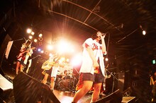 「がんばれ！Victory メジャーデビューメモリアル"M3"試合～1夜限りのフリーライブ！～」の様子。（写真提供：ポニーキャニオン）