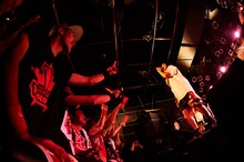 「がんばれ！Victory メジャーデビューメモリアル"M3"試合～1夜限りのフリーライブ！～」の様子。（写真提供：ポニーキャニオン）