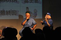 サ上と中江「ビールとジュース」発売記念イベント「続・青春の幕開け」の様子。