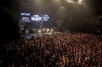 「SPYAIR LIVE 2015“ROCKIN OUT”」ファイナル公演の様子。（撮影：鳥居洋介）