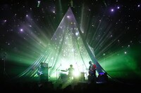 12月27日に東京・渋谷公会堂で行われたワンマンライブの様子。