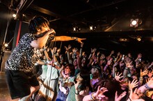 「リビフェスTOKYO」Shibuya Milkyway公演よりReVision of Senceのライブの様子。（Photo by Yoshihito KOBA）