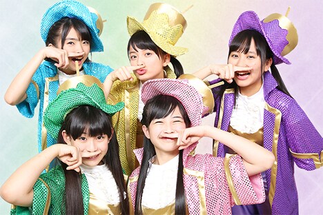 ナタリーPower Pushではたこやきレインボーのニューシングル「元気売りの少女~浪花名歌五十選~」の発売を記念した特集ページを公開中。