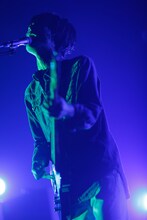 光村龍哉（Vo, G）（撮影：上飯坂一）