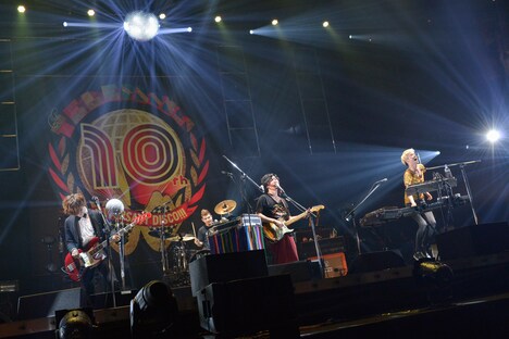 「武道館 DE DISCO!!! ～SUPER DISCO Hits 10!!! the telephones 10th Anniversary～」の様子。（Photo by Kazumichi Kokei）