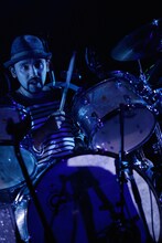 対馬祥太郎（Dr）（撮影：上飯坂一）