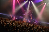 KANA-BOON「KANA-BOONのとぅるとぅるかむとぅるーTOUR 2015 ～全国とぅるとぅる編～」5月22日の東京・Zepp Tokyo公演の様子。（撮影：高田梓）