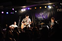 「ACOLOGIA～近藤晃央 MONTHLY ACOUSTIC LIVE～Vol.1」ライブの様子。 （写真提供：レプロエンタテインメント）