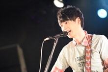 「ACOLOGIA～近藤晃央 MONTHLY ACOUSTIC LIVE～Vol.1」ライブの様子。 （写真提供：レプロエンタテインメント）