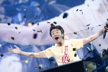 「サザンオールスターズLIVE TOUR 2015 『おいしい葡萄の旅』」東京・東京ドーム公演の様子。（撮影：三吉ツカサ）