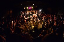 「韻シスト ワンマンライブ～360°Premium LIVE～」の様子。 （撮影：オカメラ）