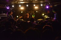 「プリティーワンマン～やっぱりひとりもいいよね。～」の様子。