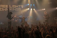 THREE LIGHTS DOWN KINGS「ワンマンツアー2015『ENERGIZER』～伝説のハイエナジー～」ElectricLadyLand公演の様子。（撮影：古川喜隆）