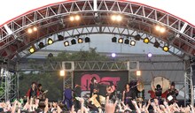 「TOKYO METROPOLITAN ROCK FESTIVAL 2015」に出演した和楽器バンド。（写真提供：エイベックス）