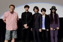 左から福田雄一監督、[Alexandros]。