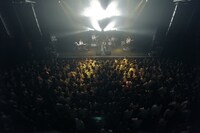 写真は「清 竜人ハーレム▽フェスタ2015 Vol.4 ～バースデー▽パーティー2days～」（▽はハートマーク）初日公演の様子。（撮影：YGQ）