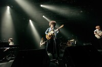 写真は「清 竜人ハーレム▽フェスタ2015 Vol.4 ～バースデー▽パーティー2days～」（▽はハートマーク）初日公演の様子。（撮影：YGQ）