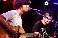 マッシュ（Vo, G / Kidori Kidori）（撮影：西槇太一）