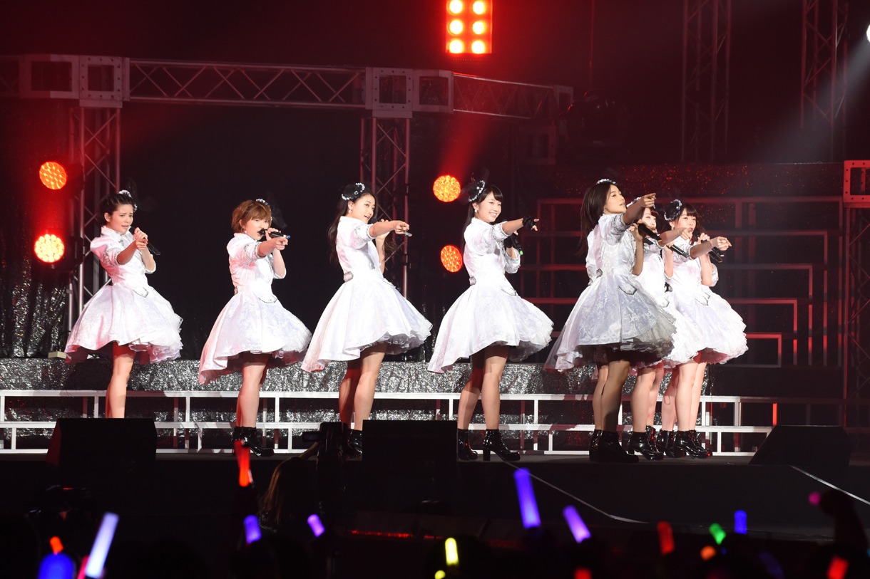 「アンジュルム STARTING LIVE TOUR SPECIAL ＠日本武道館『大器晩成』」コンサートの様子。