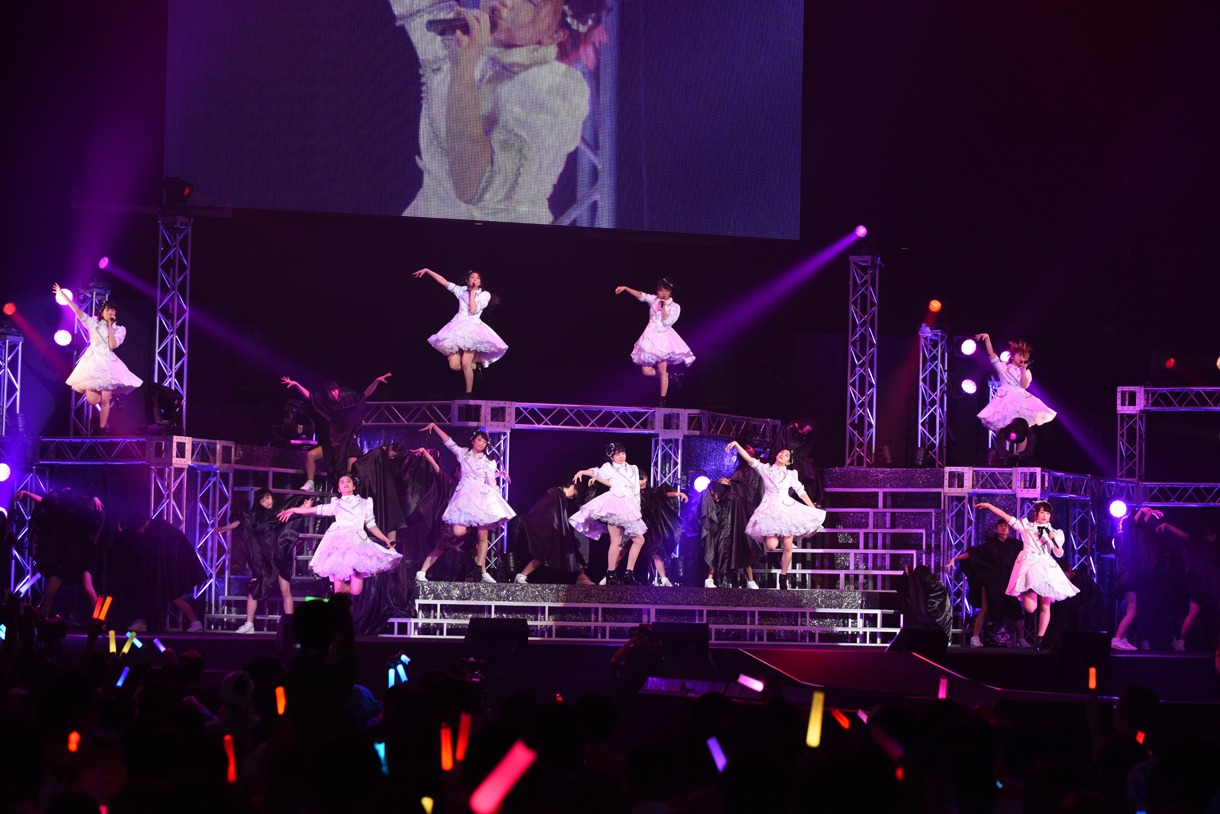 「アンジュルム STARTING LIVE TOUR SPECIAL ＠日本武道館『大器晩成』」コンサートの様子。