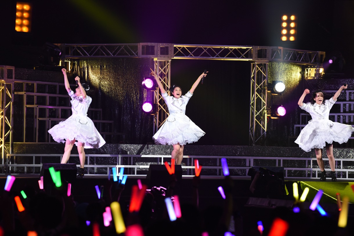 「アンジュルム STARTING LIVE TOUR SPECIAL ＠日本武道館『大器晩成』」コンサートの様子。